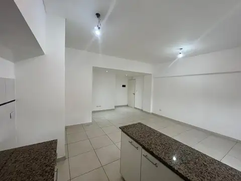 Departamento en Alquiler en Villa Ballester, $ 450.000
