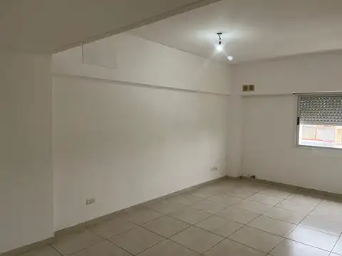 Italia 4700, Piso 2