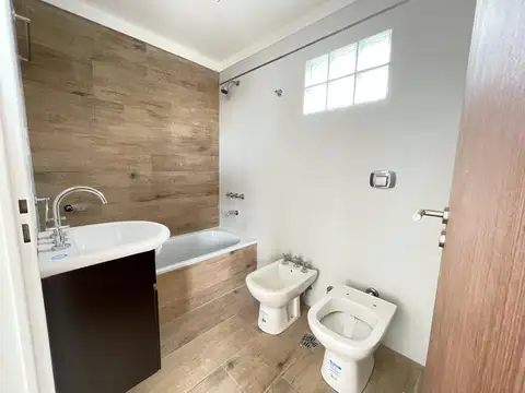 Monoambiente c/patio - ALQUILER CON COCHERA