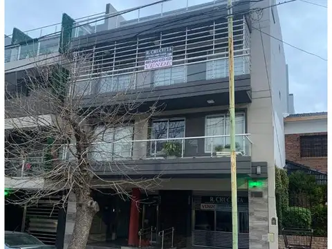 Monoambiente c/patio - ALQUILER CON COCHERA