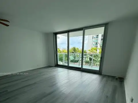 1000 West Ave #306