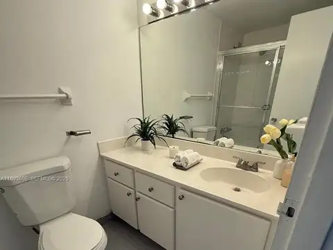 1000 West Ave #306
