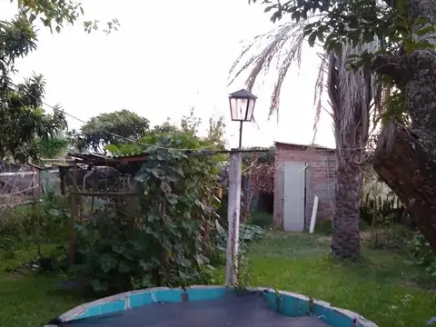 Casa en Venta con 3 cocheras
