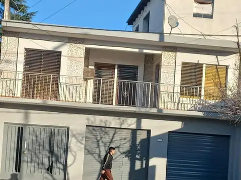 Casa en venta - 3 Dormitorios 2 Baños - Esteban Echeverría