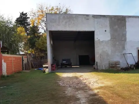 Galpon sobre lote de 20 x 52