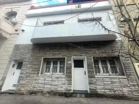 Departamento tipo casa  de 4 ambientes en venta en Boedo -Me