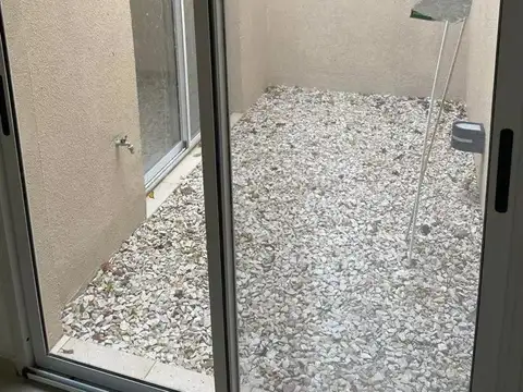 Casa en venta - 5 Dormitorios 2 Baños - 100Mts2 - Quilmes