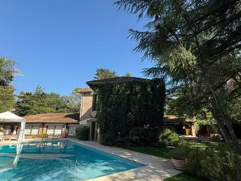 Gobernador Udaondo 2300