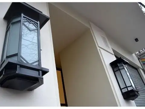 1 Ambiente con Balcón · LUMINOSO