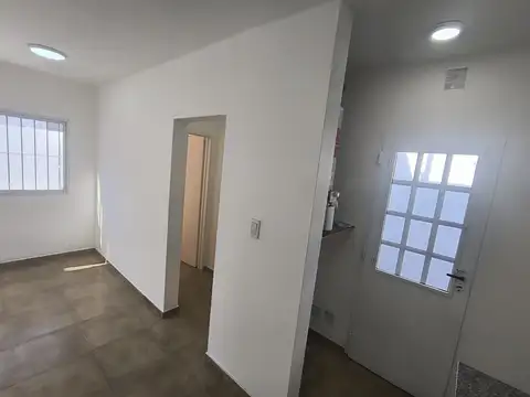 Depto Tipo Casa en Alquiler de 1 dormitorio