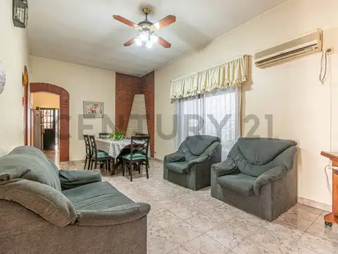 Depto Tipo Casa en Venta de 5 ambientes