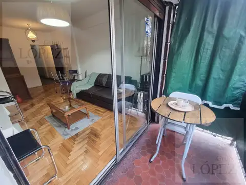Alquiler temporal - Departamento en Belgrano C - 3 ambientes con balcón y patio