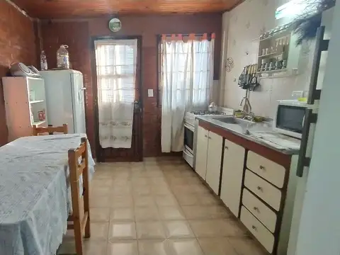 Venta Dto tipo duplex  4 Amb 2 baños c/cochera y patio 