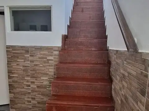 Depto Tipo Casa en Alquiler de 4 ambientes