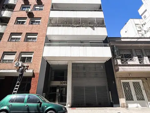 Departamento 2 ambientes con balcón aterrazado, piscina, sum con parrilla. Belgrano