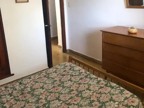 CASA EN VENTA, GRAN PARQUE EN VILLA LAS JARILLAS