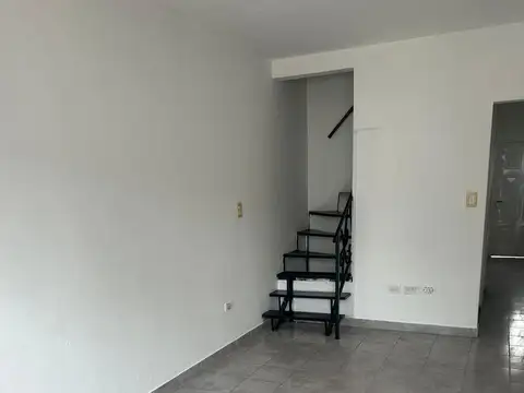 Alquiler Duplex 3 ambientes con patio - San Justo