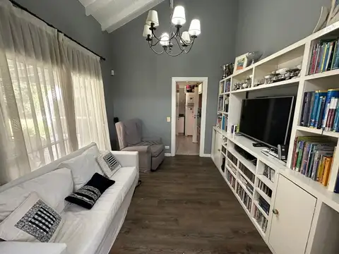 Casa 5 ambientes con 4 baños