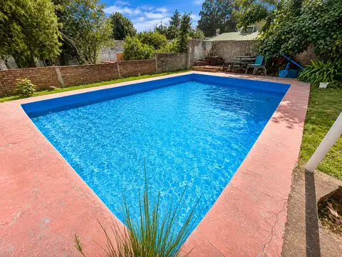 Quinta en Venta con 2 cocheras