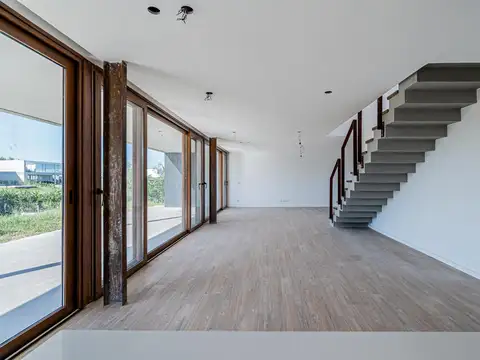 Casa en Venta en Laguna Grande, USD 660.000