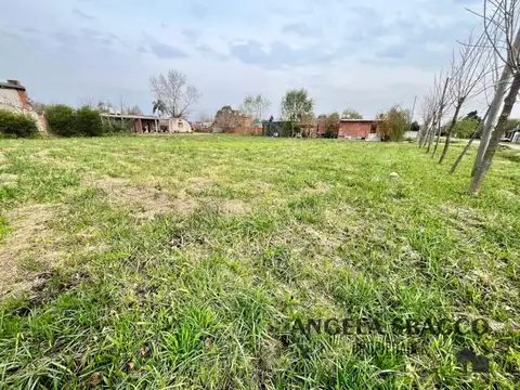 Terreno en Venta 27  mts Fondo