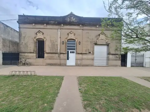Casa 6 ambientes con 1 baño