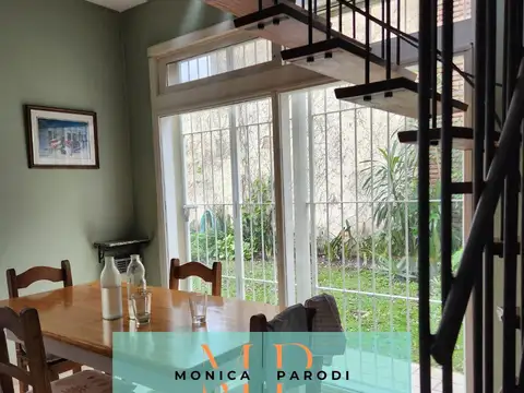 Casa en Venta con 2 cocheras