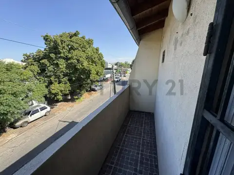 Máximo Paz 800, Piso 1