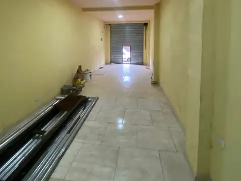 Local en Alquiler en Gregorio de Laferrere, $ 400.000