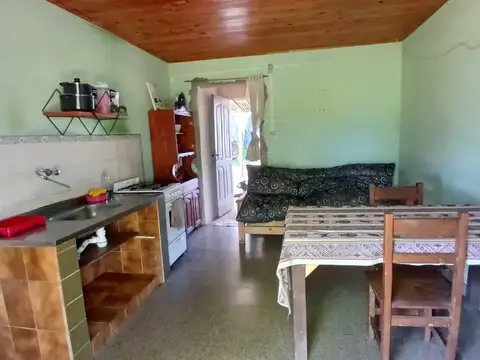 VENDO CASA EN CAMPO DEL MEDIO , A 200 MTS DEL RIO BAJANDO EL RESTAURANT EDEN