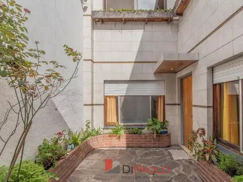 Depto Tipo Casa 4 ambientes con 2 baños