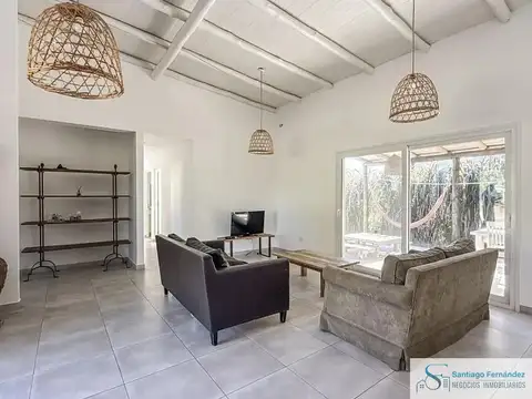 Casa en Venta con 3 cocheras