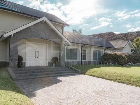 Casa 4 ambientes con 3 baños