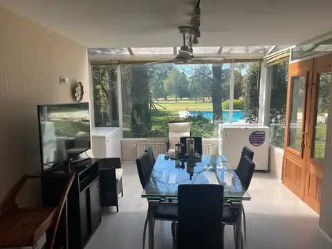 Casa 6 ambientes con 5 baños