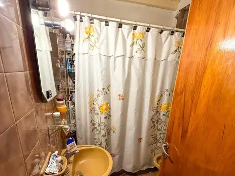 Chalet de 3 ambientes con cochera en planta baja