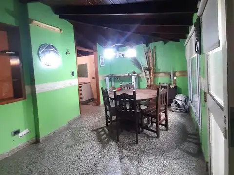 Casa 3 ambientes con 2 baños