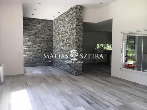 Casa 5 ambientes con 4 baños