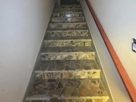 Depto Tipo Casa en Alquiler de 3 ambientes