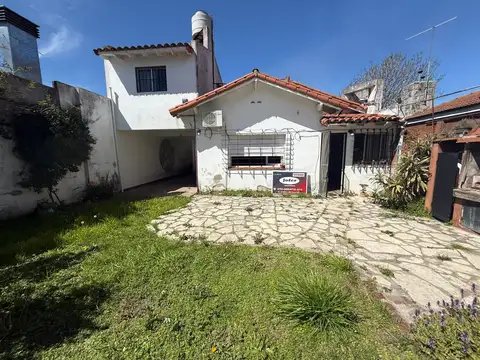 Excelente Chalet  en zona residencial  precio  oportunidad   3 ambientes y garage