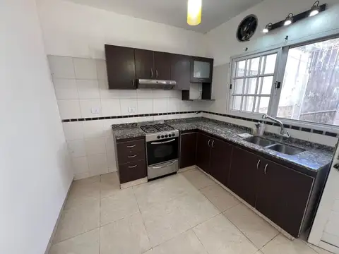 Depto Tipo Casa en Alquiler de 2 ambientes