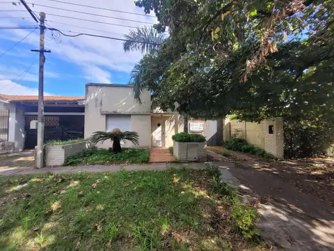 Casa ideal destino comercial en City Bell VENTA Lote 10x50
