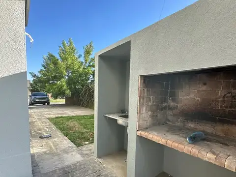 Casa 4 ambientes con 3 baños