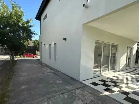 Casa en Alquiler en El Aljibe, USD 1.200