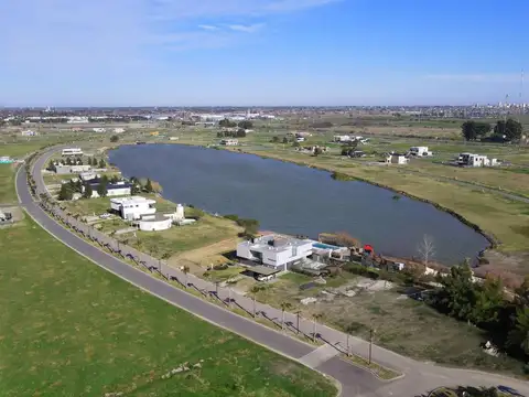Terreno en Venta de 923,0 m2