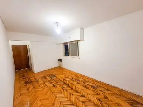 Alquiler. Departamento 2 ambientes. Av Directorio 2500.
