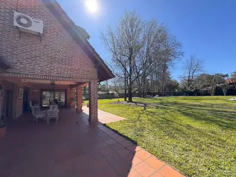 Venta Casa en Bella Vista con 3000 m2 de lote