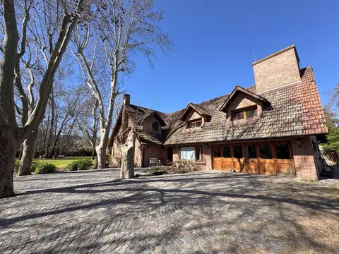 Venta Casa en Bella Vista con 3000 m2 de lote