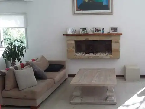 Casa en Alquiler de 4 dormitorios