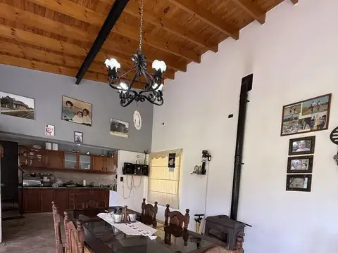 Casa 4 ambientes con 1 baño