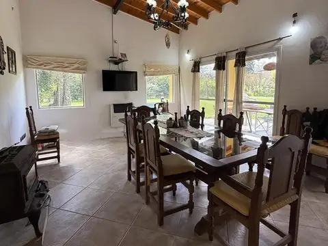 Casa en Venta con 2 cocheras